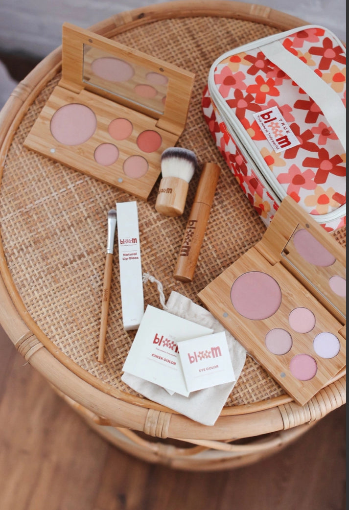 Bloom Makeup Kit